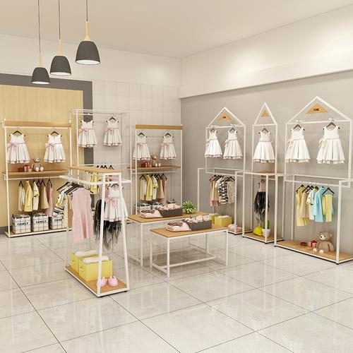 从展示道具到利润引擎 实体店服装陈列道具（衣架与展示架）深度选型与运营辩证分析